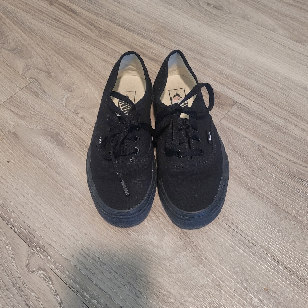 Black Vans womens shoes - Picture 2 of 3